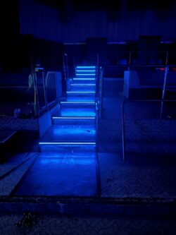 south_shore_room_blue_step_lighting_close_view